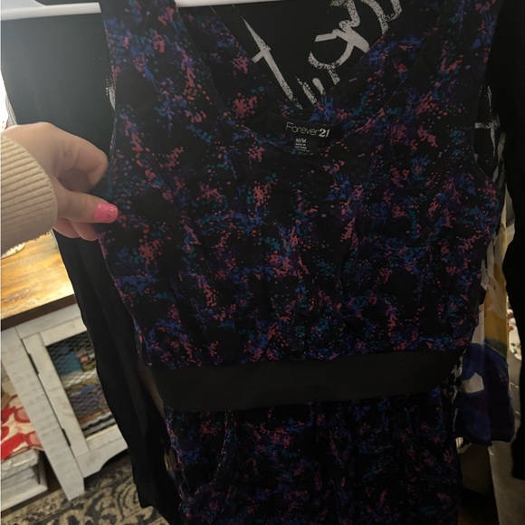 Women’s Top Lot - Picture 5 of 11